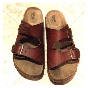 Mossimo size 8 brown slide sandals
